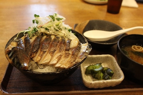 大トロ鯖丼定食