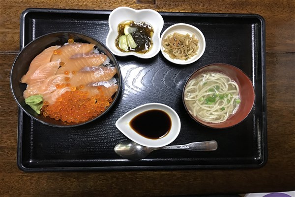 イクラ・サーモン丼