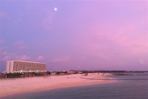 サザンビーチホテルと美々ビーチ